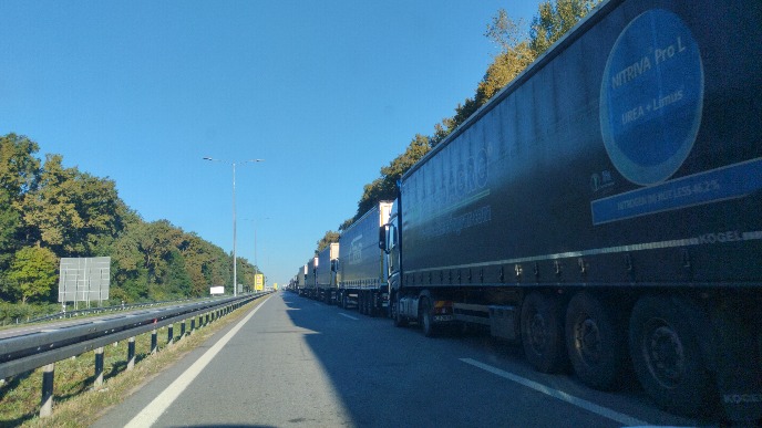 Višečasovna čekanja kamiona